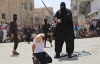 داعش التكفيري يكشف عن وجه جزاره القبيح أمام الكاميرات + صور<font color=red size=-1>- عدد المشاهدین: 2564</font>